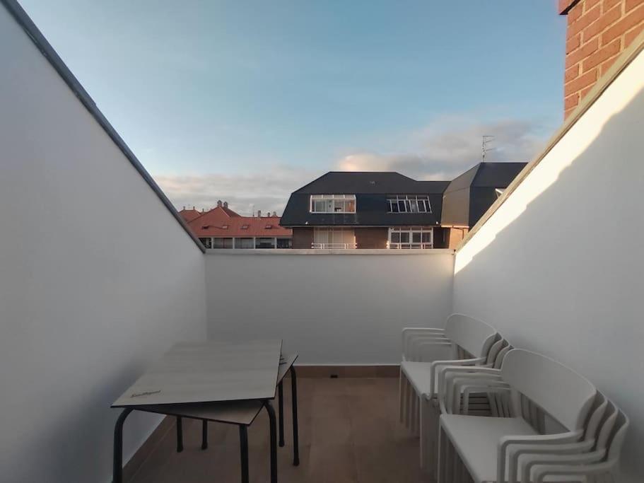 Piso En Ajo Con Piscina Comunitaria Appartement Buitenkant foto